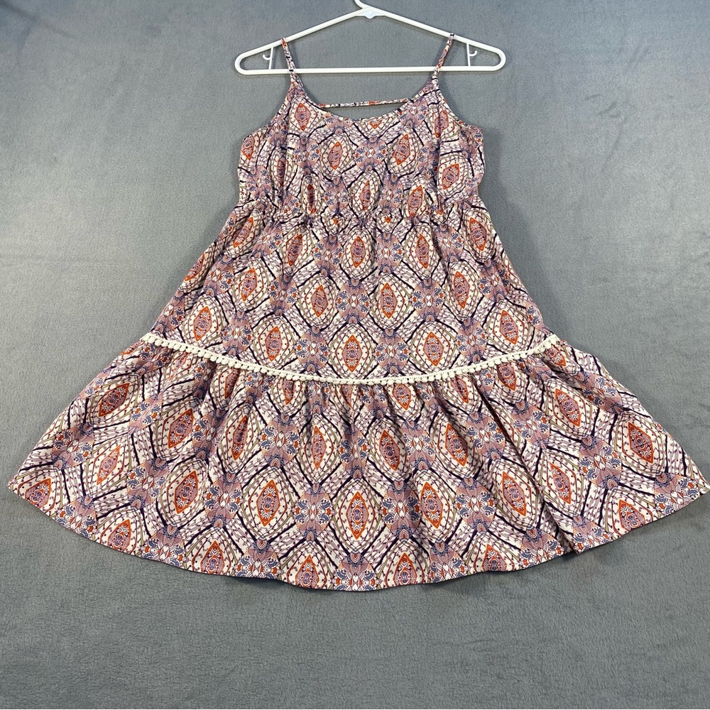 Mossimo Petite Women’s white Tiered Paisley Print & Crochet Strap Dress, size SP